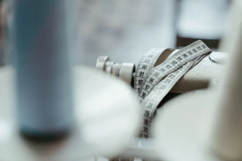 La Grâce du Non-Dit : Quand le Luxe Véritable Choisit le Silence